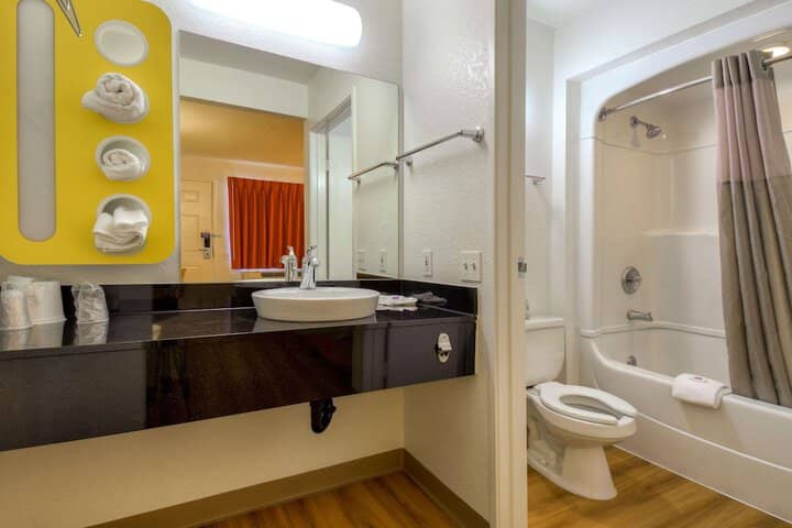 Room 15 of 30