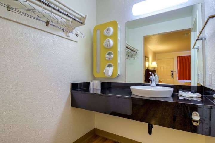 Room 14 of 30